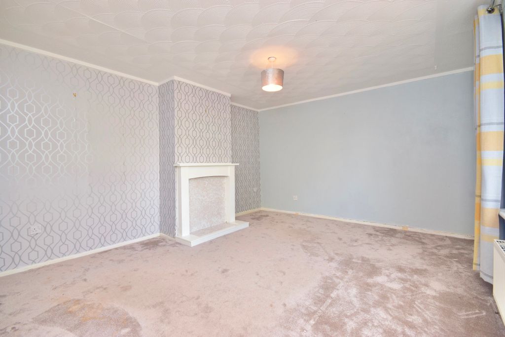 Property photo 2 of 32