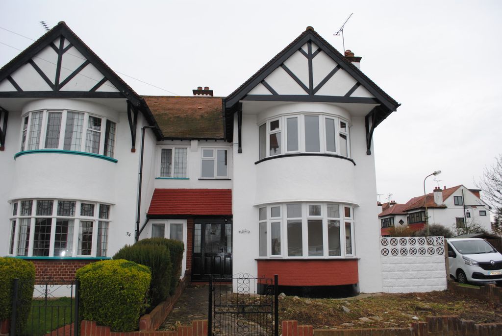 Property photo 1 of 11 Front