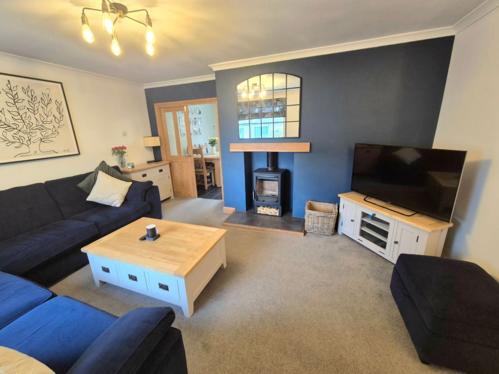 Property photo 2 of 22 Lounge