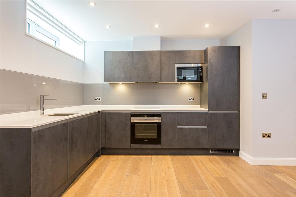 Property photo 3 of 11 007.Jpg