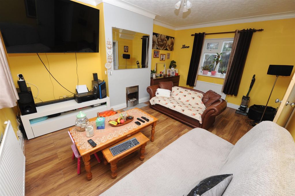 Property photo 2 of 14