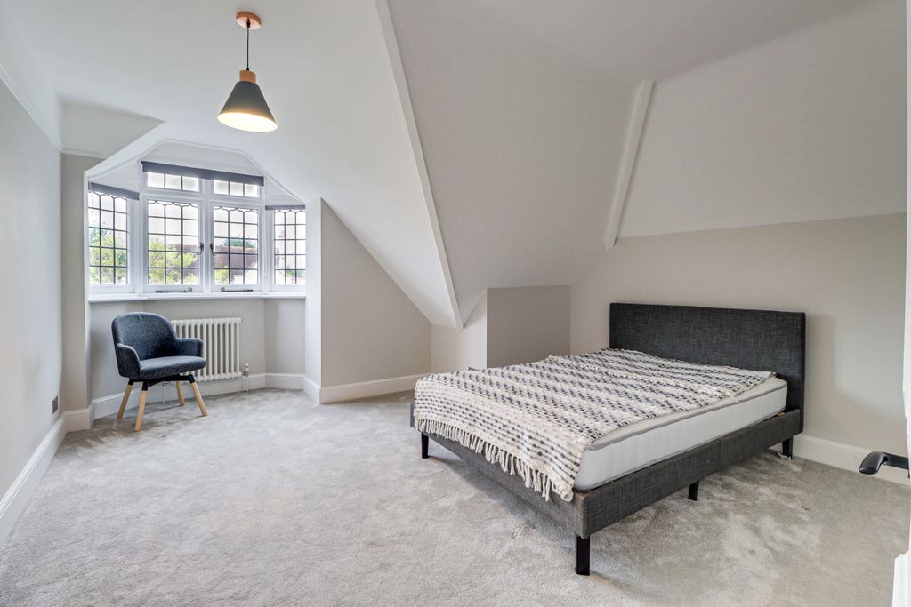 Additional image 4 of 2 bed flat for saleKirkwick Avenue, Harpenden, Hertfordshire AL5