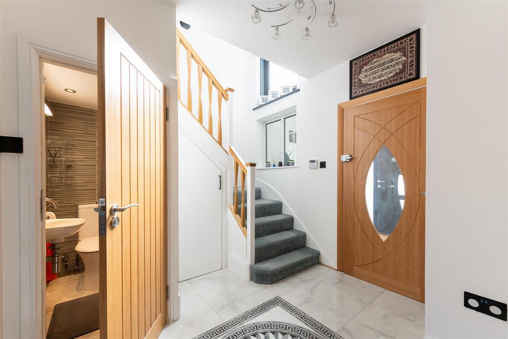 Property photo 3 of 24 Lakenheath 14.Jpg