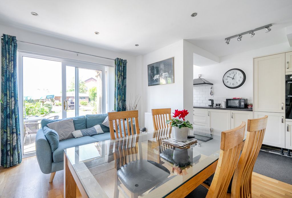 Property photo 2 of 22 1312136-7-6854003...