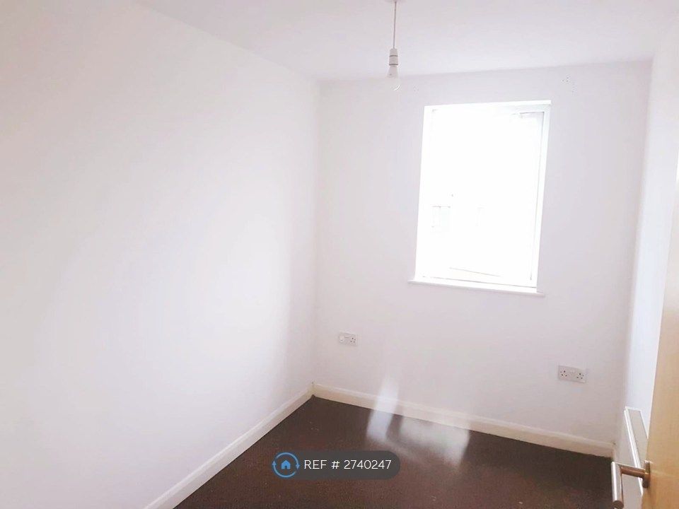 Property photo 3 of 7 Bedroom 2