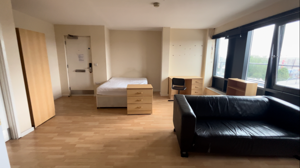 Property photo 2 of 3