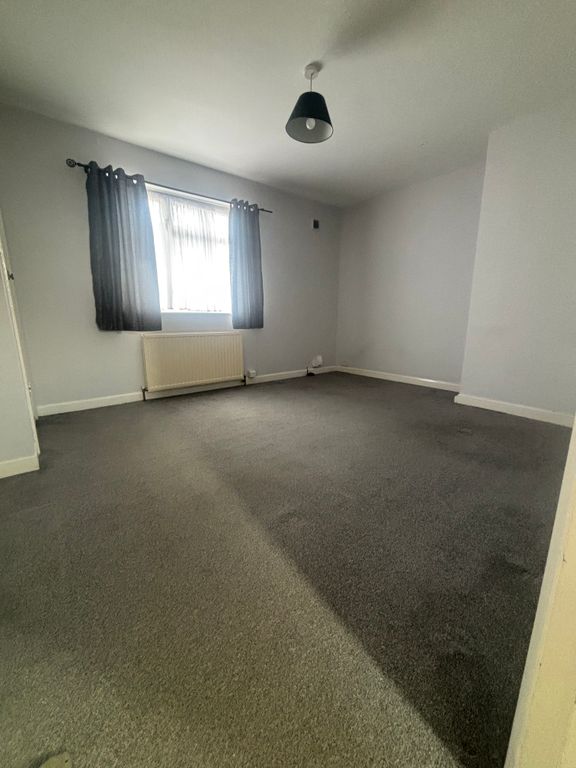 Property photo 2 of 7 Front Room 