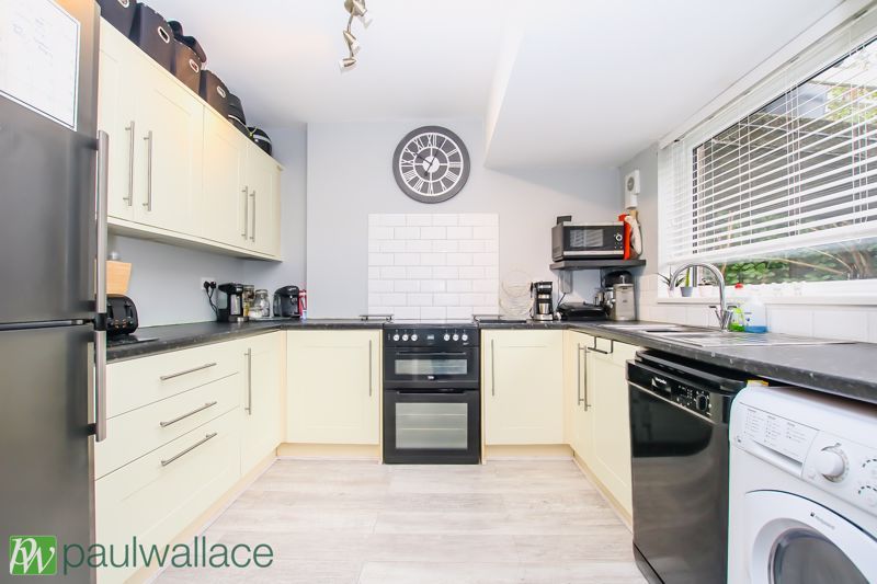 Property photo 3 of 14 Kitchen