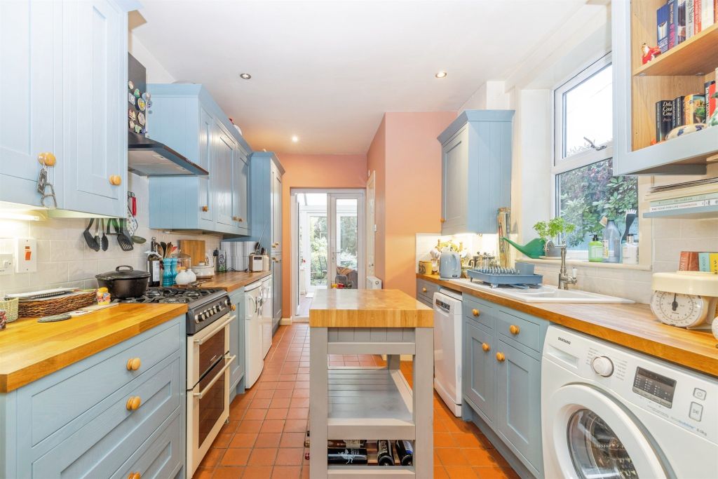 Property photo 2 of 17