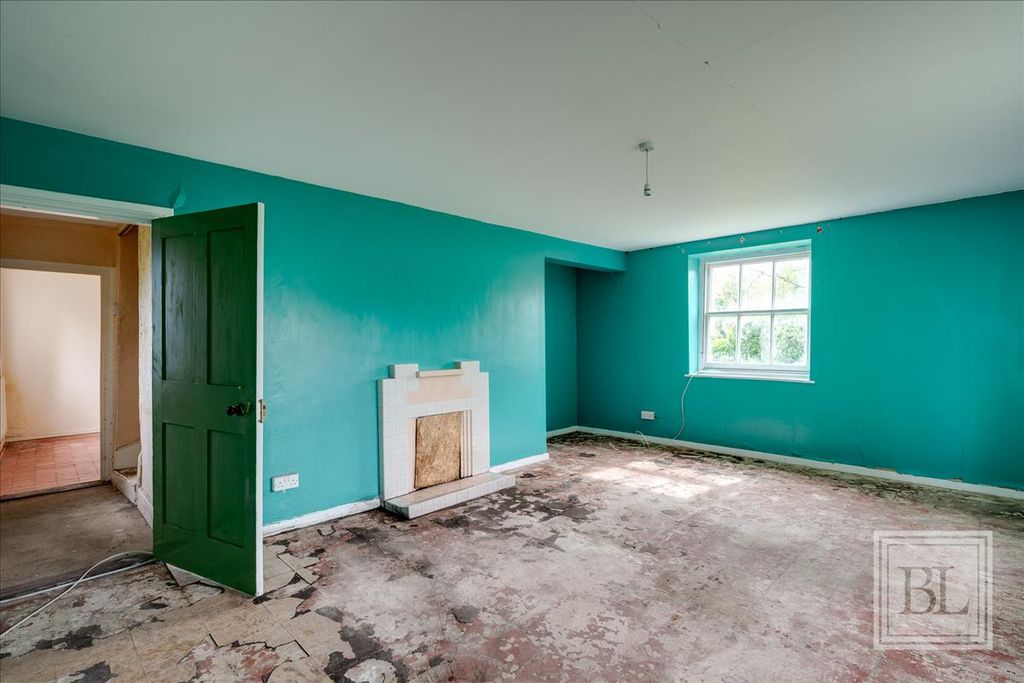 Property photo 3 of 27