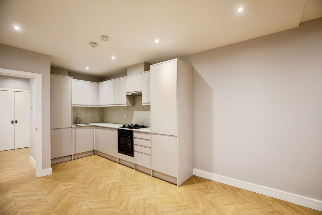 Property photo 3 of 18 Gallery