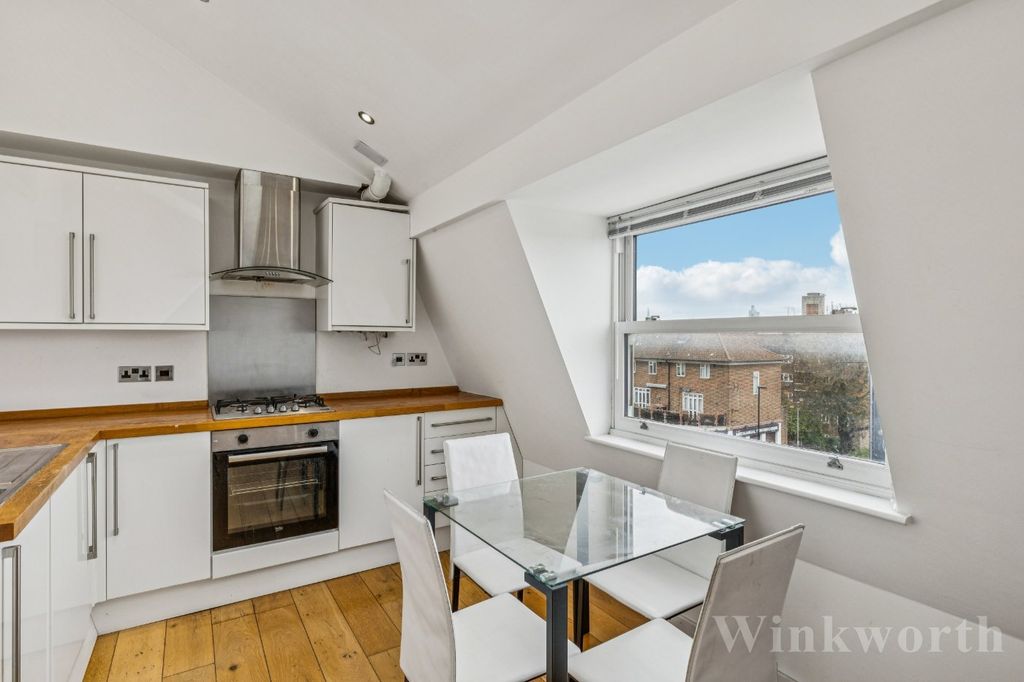 Property photo 2 of 15 Picture No. 18