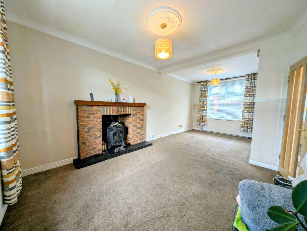 Property photo 2 of 25 Living Room