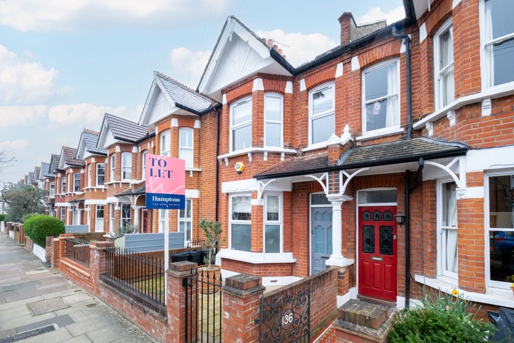 Property photo 1 of 18 134-Engadine-Stre...