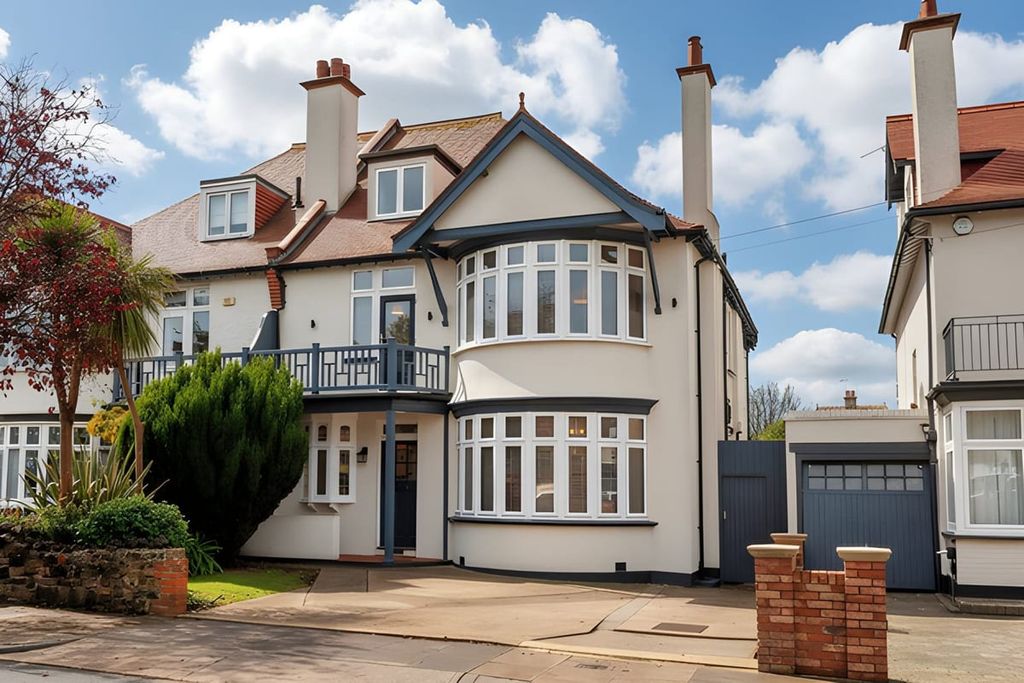 Property photo 1 of 34