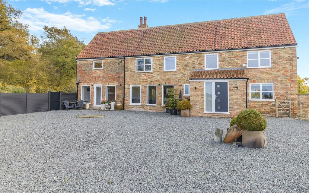 Property photo 3 of 21 Front View