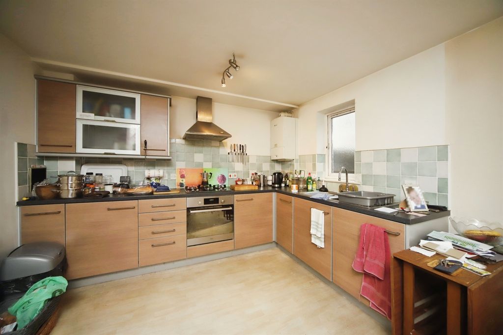 Property photo 2 of 12