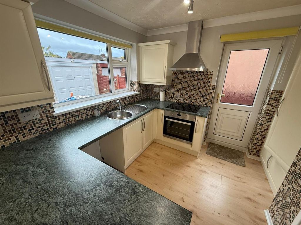 Property photo 3 of 14 F68B554A-02C7-471E-B47D-Bbf33B4Ac2D8.Jpg