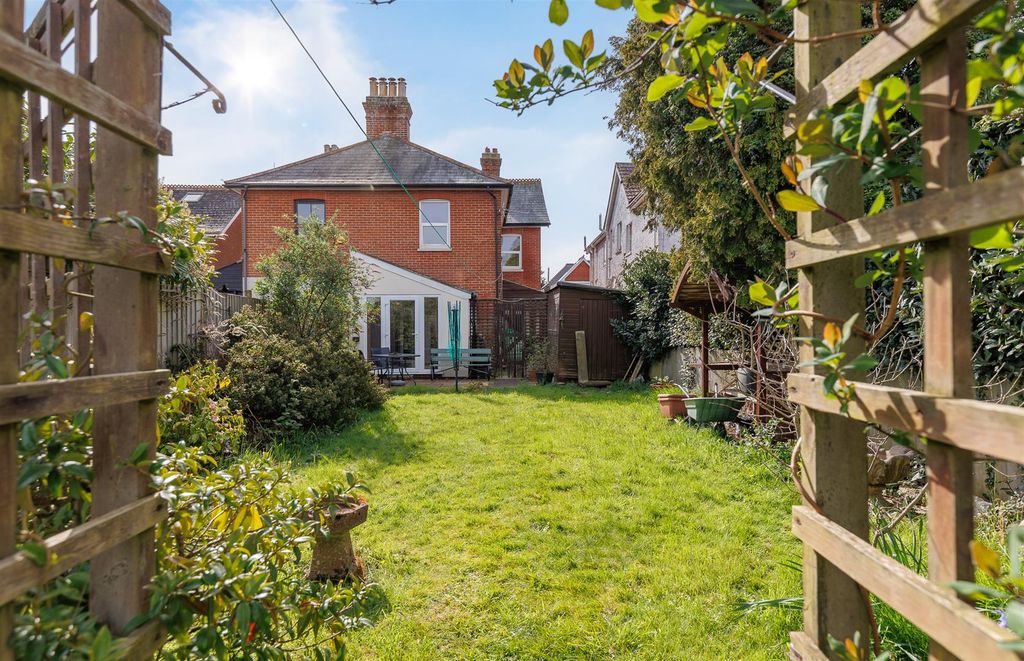 Property photo 1 of 33