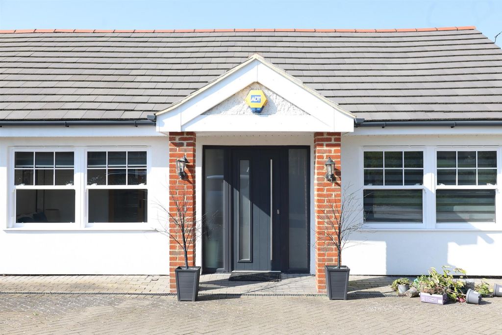 Property photo 2 of 37