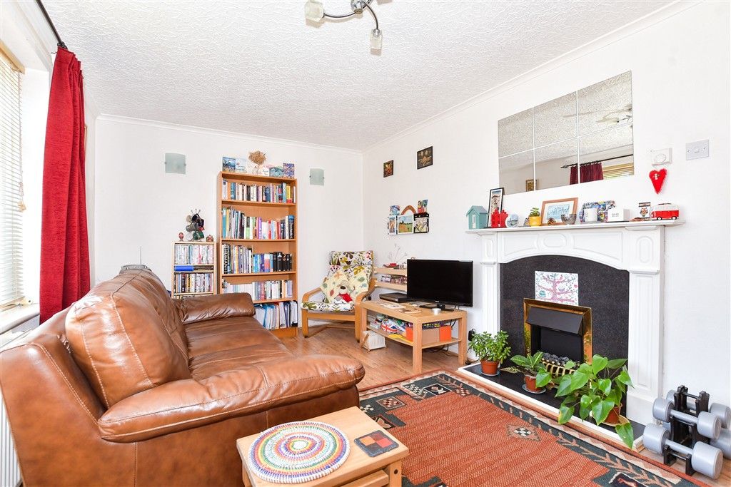 Property photo 3 of 8 Lounge/Diner