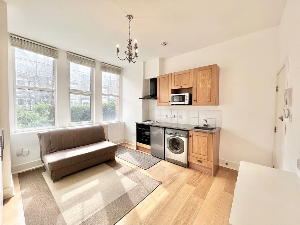 Property photo 2 of 10 Gallery