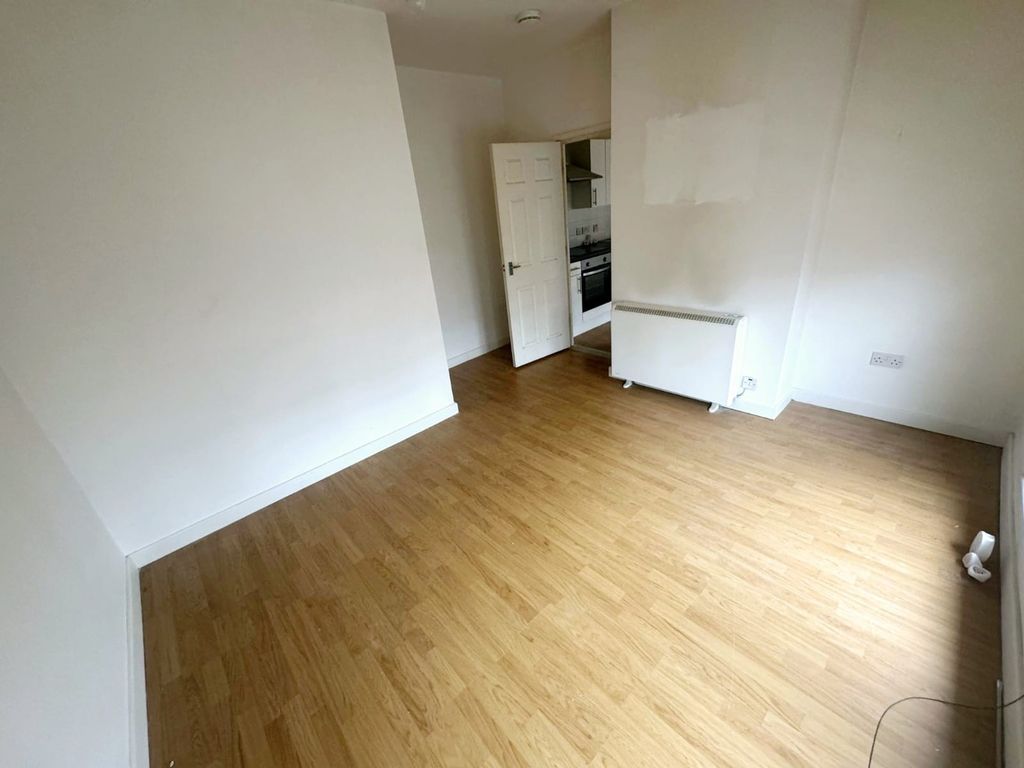 Property photo 2 of 5 Living Room