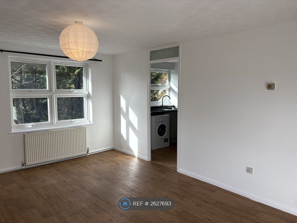 Property photo 3 of 10 Living Room