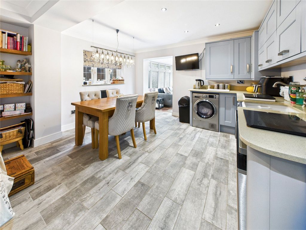 Property photo 3 of 17 3 - Image