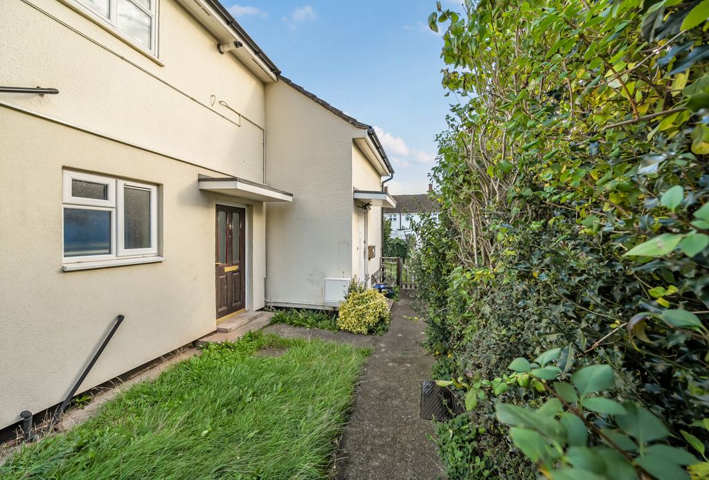 Property photo 3 of 8 Picture 3