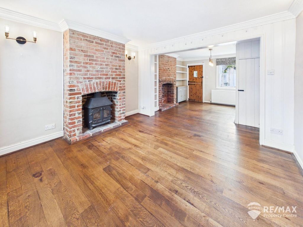 Property photo 2 of 19 Living Room.Jpg
