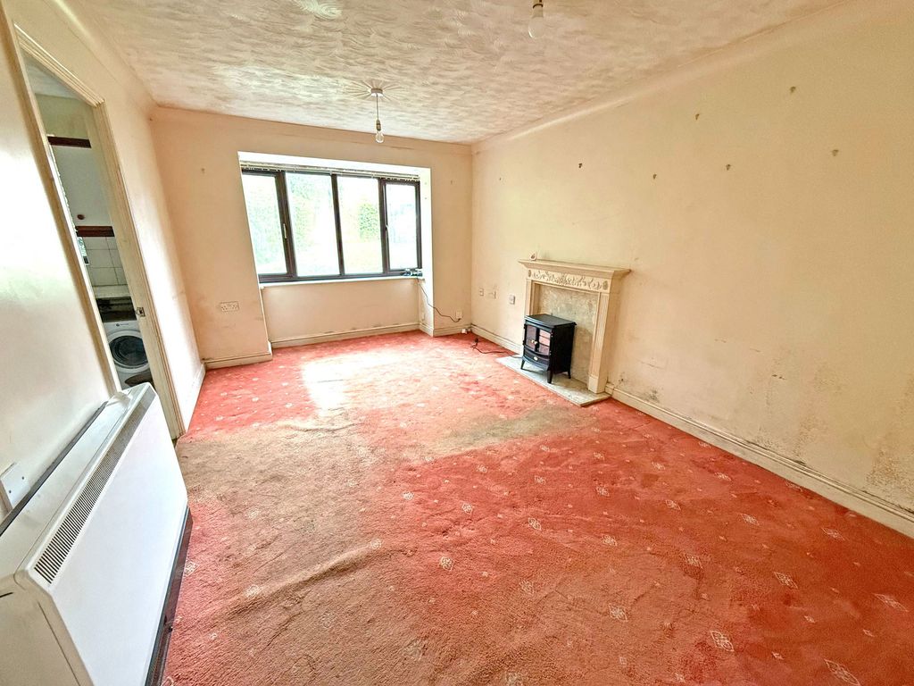 Property photo 3 of 8