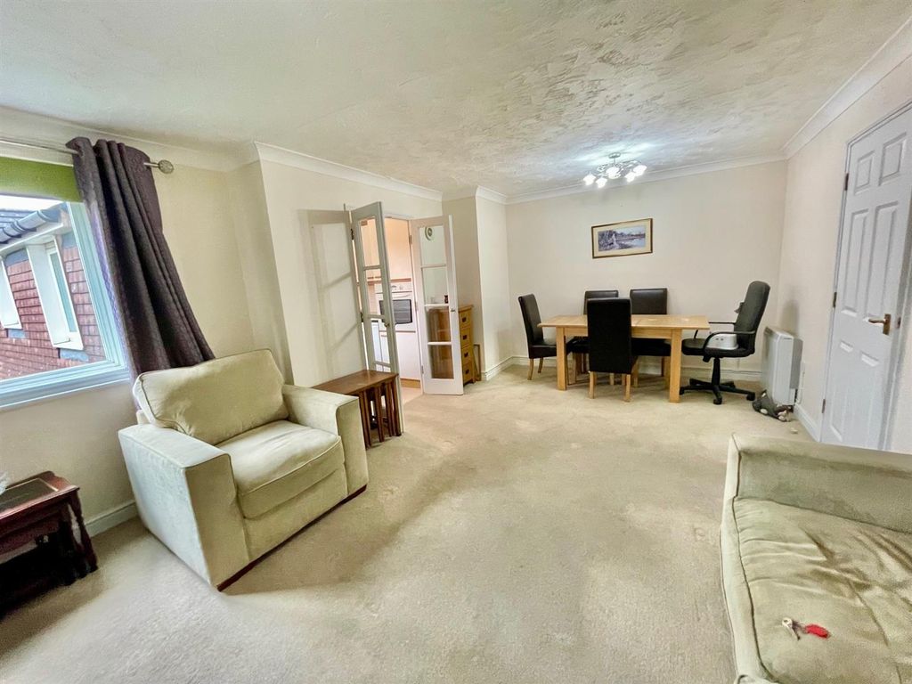 Property photo 2 of 8 Diner.Jpg