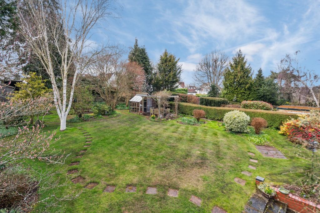 Property photo 2 of 18 Picture No. 28