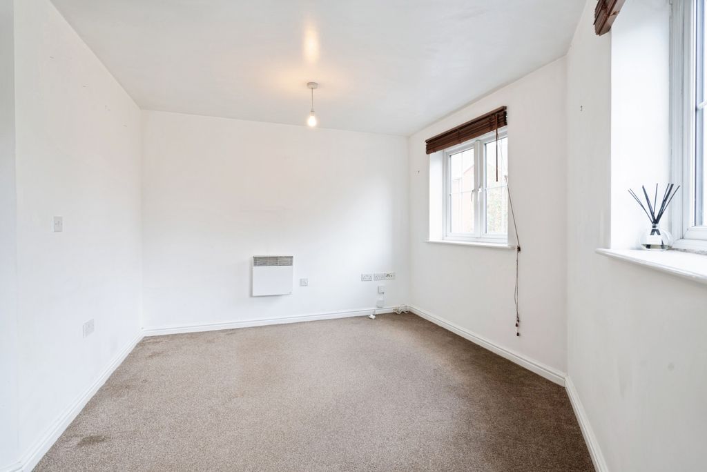 Property photo 3 of 17 Pbox-Img.Jpg