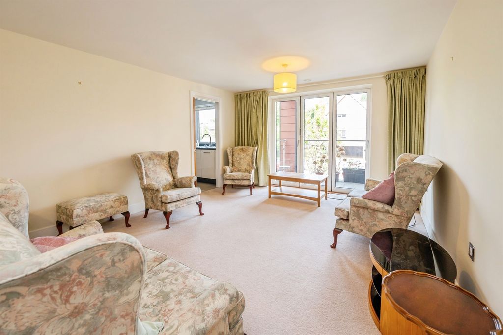 Property photo 2 of 17