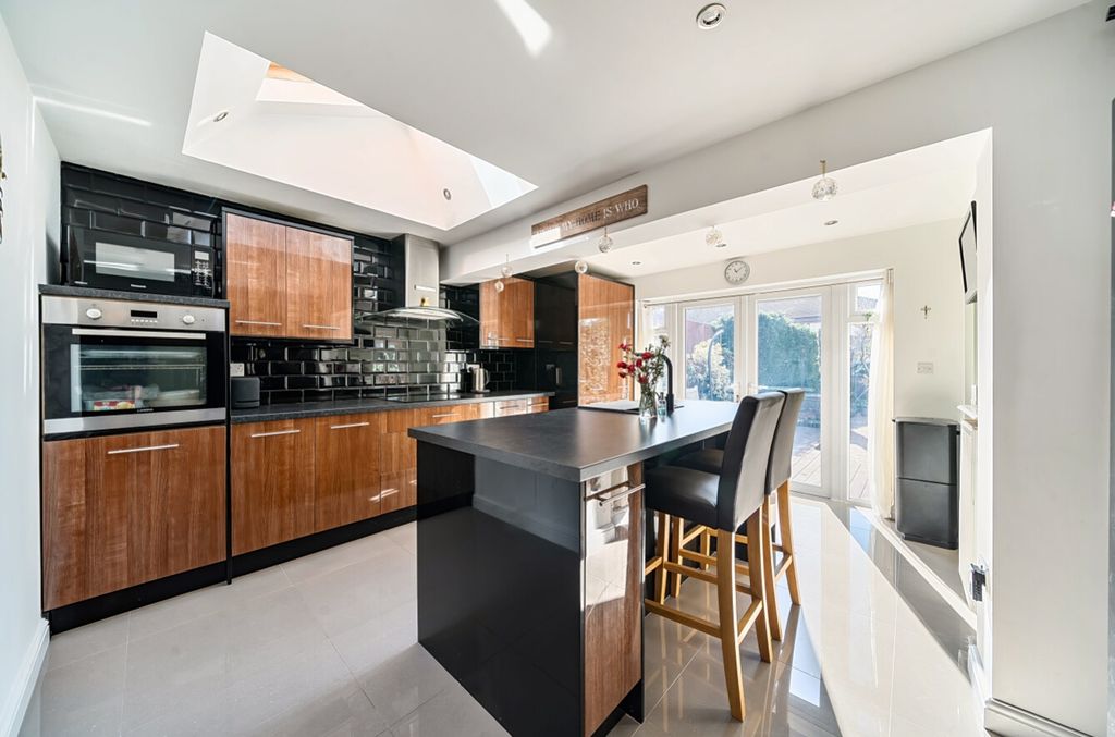 Property photo 3 of 25 1428980-12-69B010A67E402