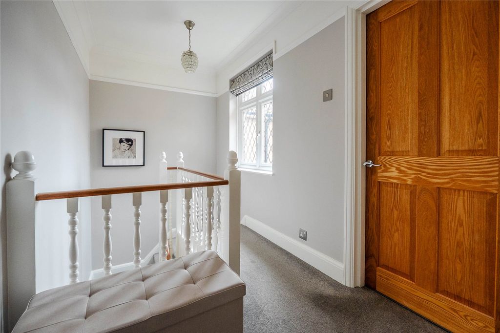 Additional image 11 of 3 bed semi-detached house for saleBarton Avenue, Dunstable, Bedfordshire LU5