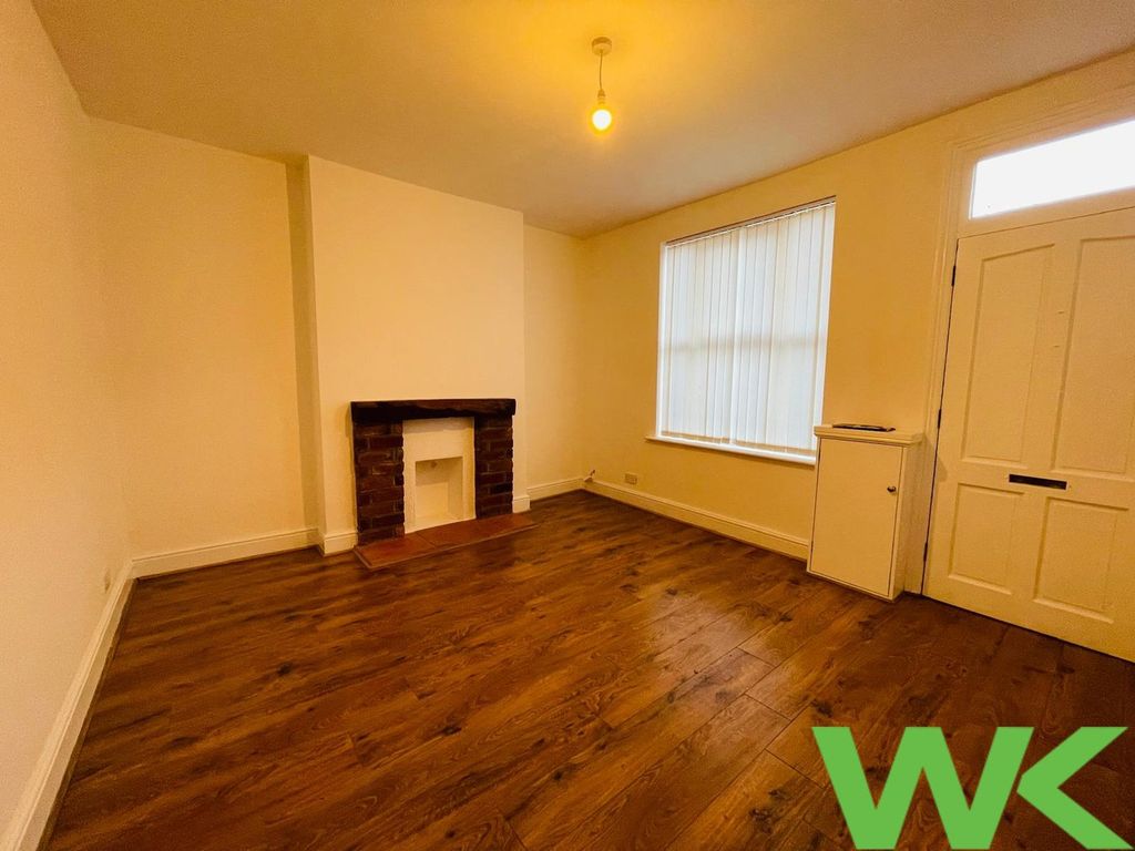 Property photo 2 of 12 Lobby