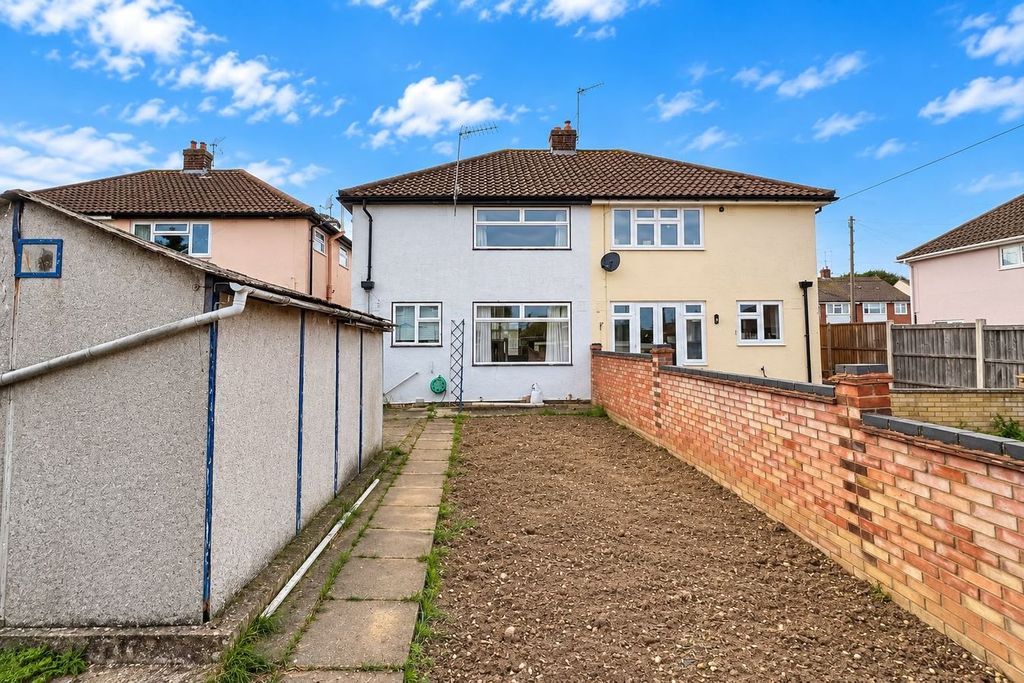 Property photo 2 of 9
