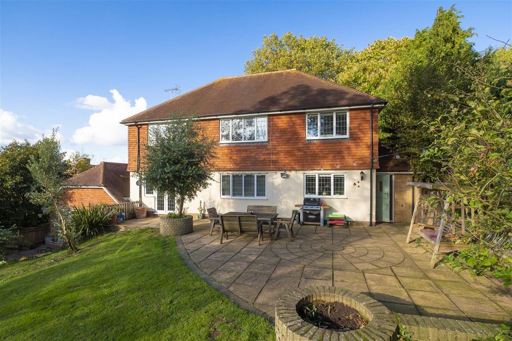 Property photo 3 of 33