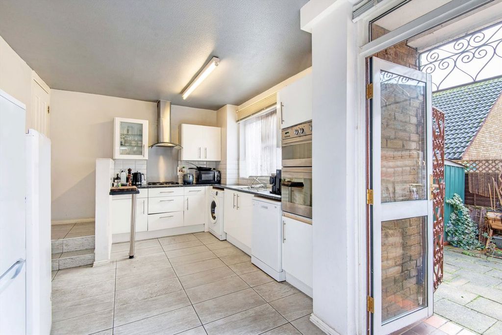 Property photo 2 of 7