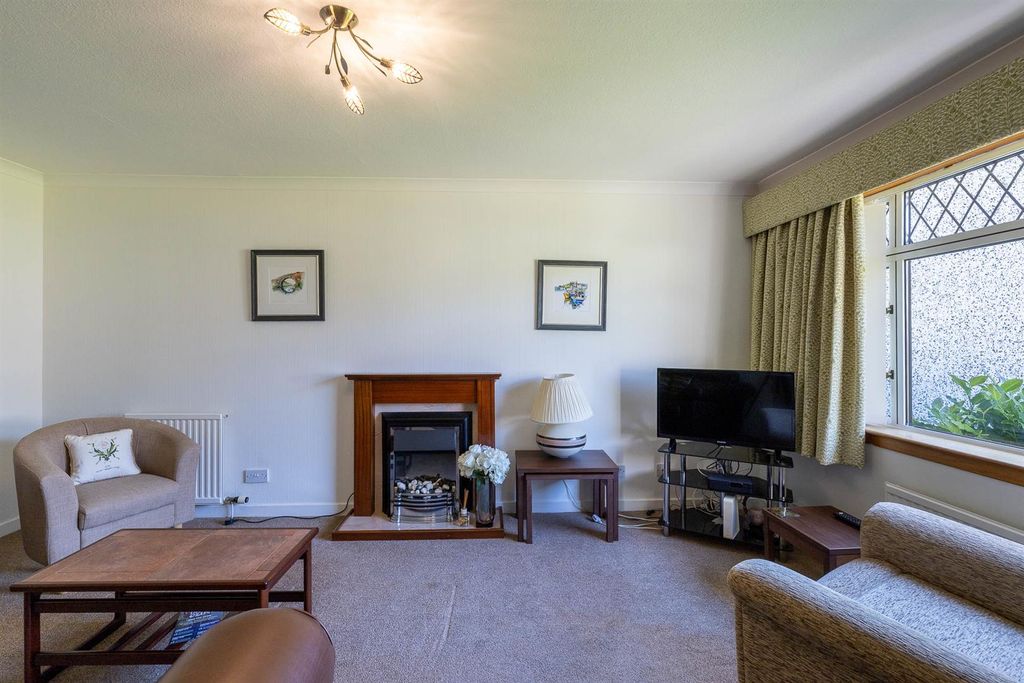 Property photo 3 of 14 22 Bute Drive, Perth-9.Jpg