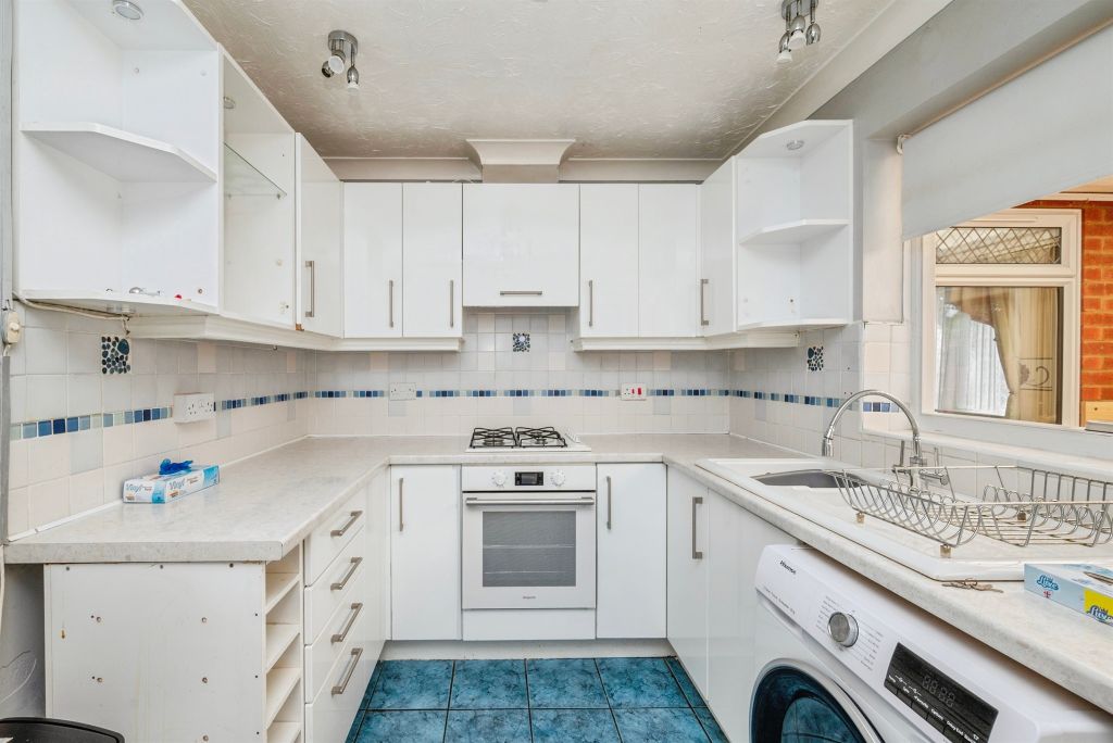 Property photo 2 of 17