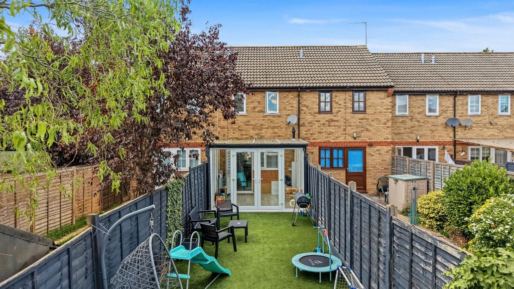 Property photo 3 of 21 Hollybush Fep_3.Jpg