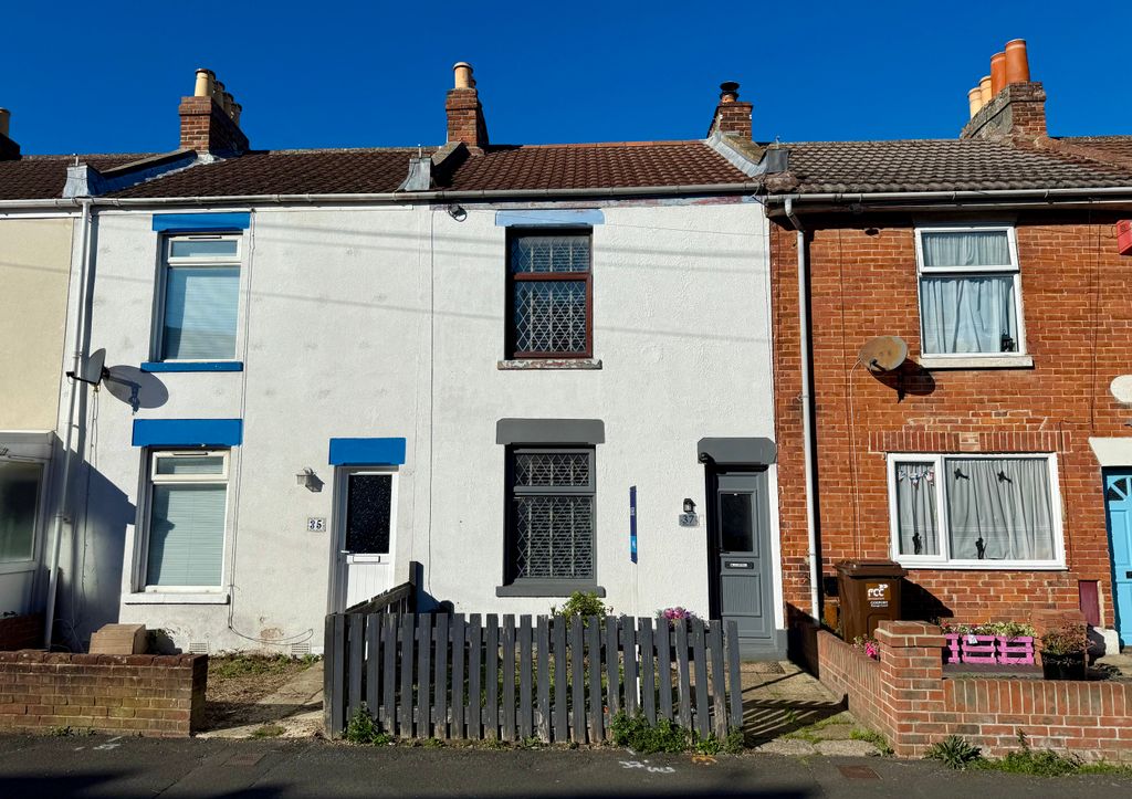 Property photo 2 of 20