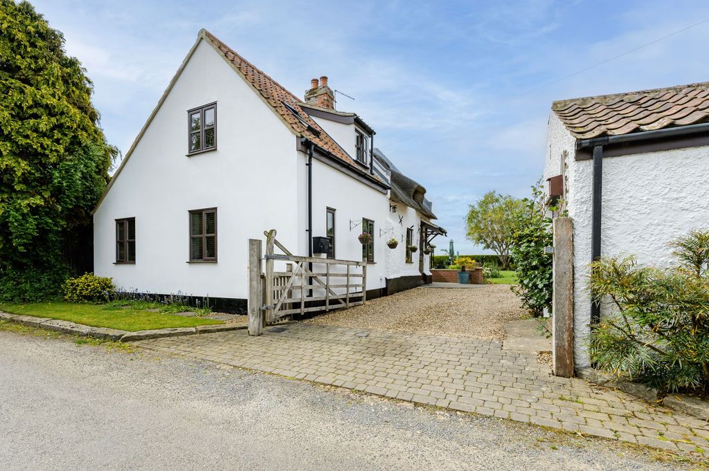 Property photo 1 of 24