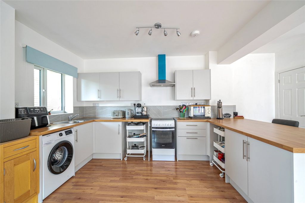 Property photo 3 of 26 Picture No. 12