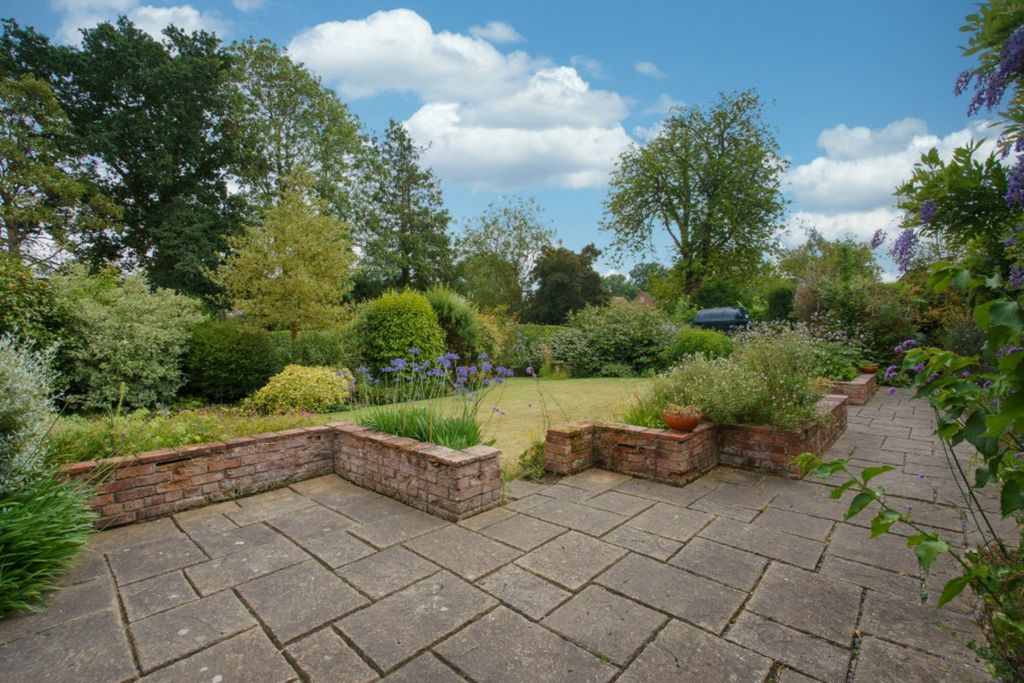 Property photo 2 of 36