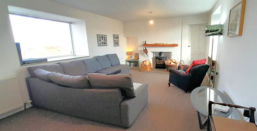 Property photo 3 of 23 Sitting Room In House